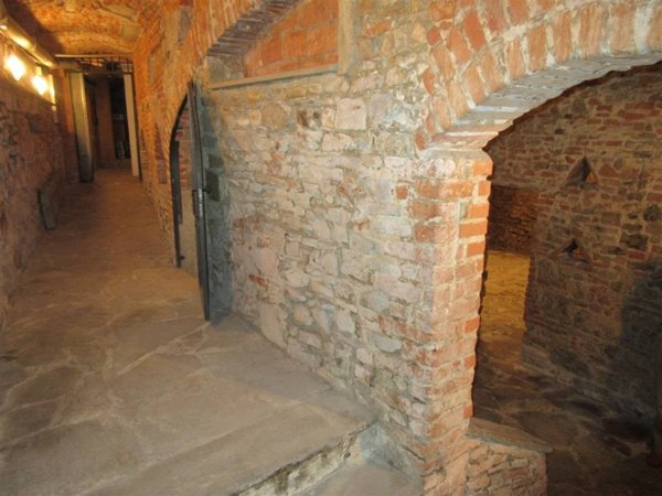 locale commerciale in affitto a Firenze in zona Centro San Frediano