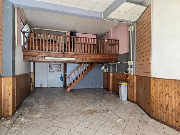 negozio in affitto a Firenze in zona Careggi