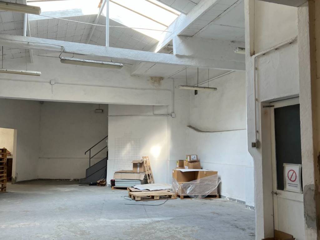 locale commerciale in affitto a Firenze in zona Serpiolle