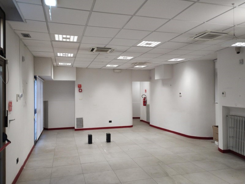 negozio in affitto a Firenze in zona Centro Santa Croce