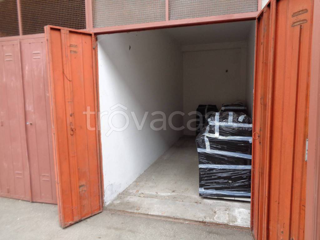 locale commerciale in affitto a Firenze in zona Gavinana