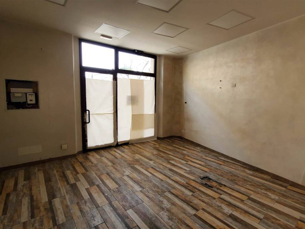 negozio in affitto a Firenze in zona Campo di Marte