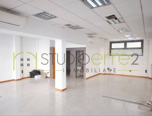 negozio in affitto a Firenze in zona Coverciano