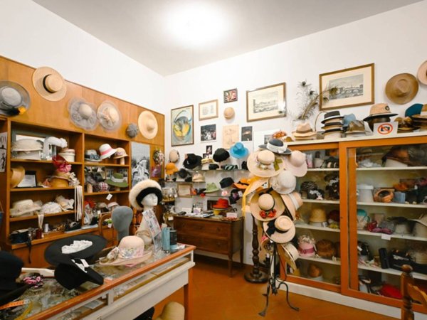 negozio in affitto a Firenze in zona Campo di Marte