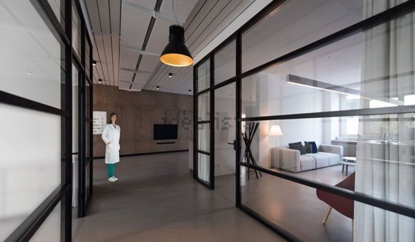 locale commerciale in affitto a Firenze in zona Coverciano