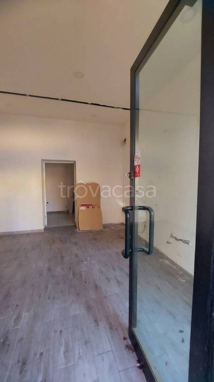 negozio in affitto a Firenze in zona Isolotto