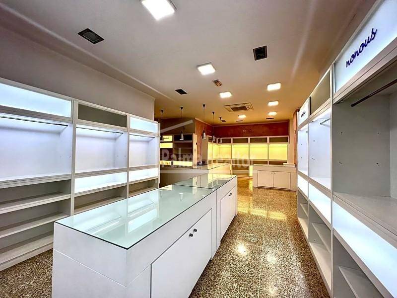 locale commerciale in affitto a Firenze in zona Gavinana