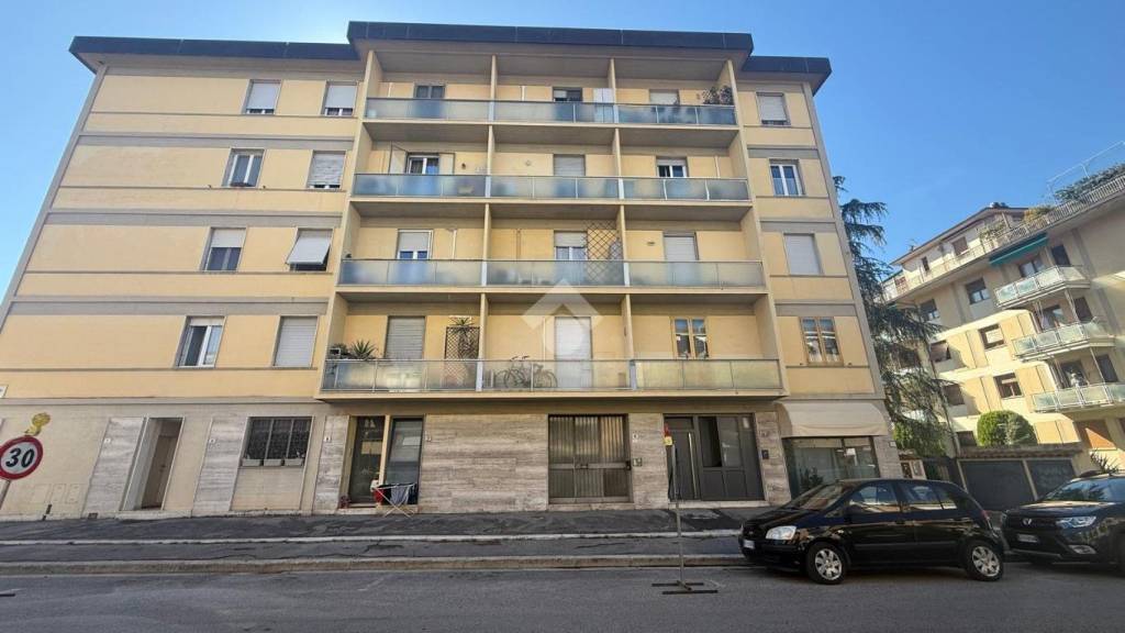 appartamento in affitto a Firenze in zona Isolotto