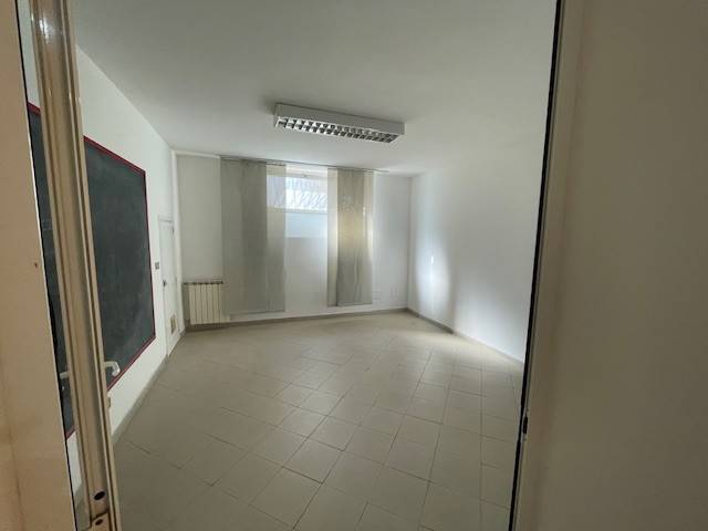 locale commerciale in affitto a Firenze in zona Soffiano