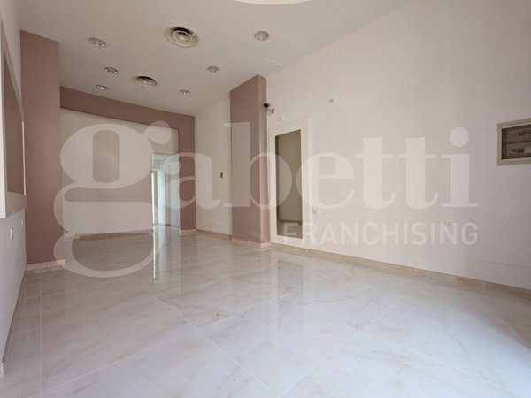 locale commerciale in affitto a Firenze