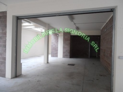 negozio in affitto a Firenze in zona Varlungo