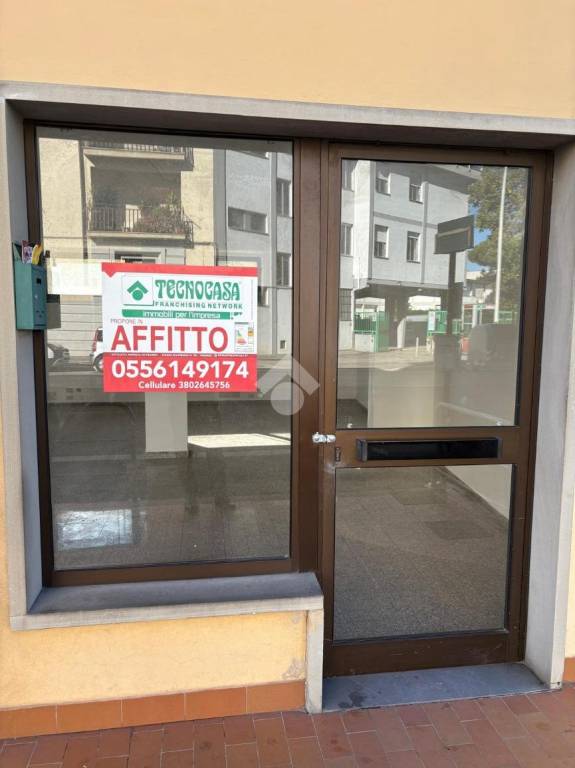 negozio in affitto a Firenze in zona Legnaia