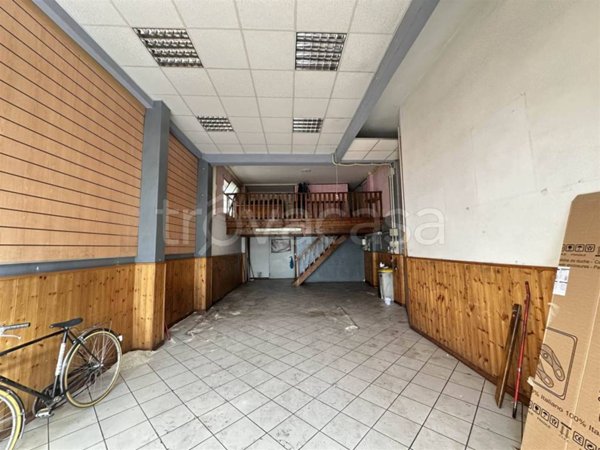 locale commerciale in affitto a Firenze in zona Careggi