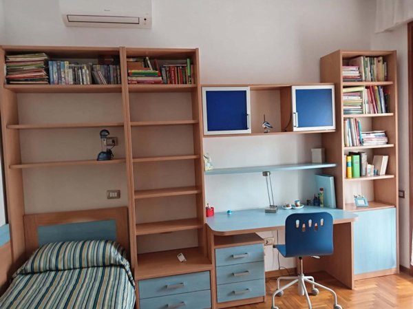 negozio in affitto a Firenze in zona Isolotto