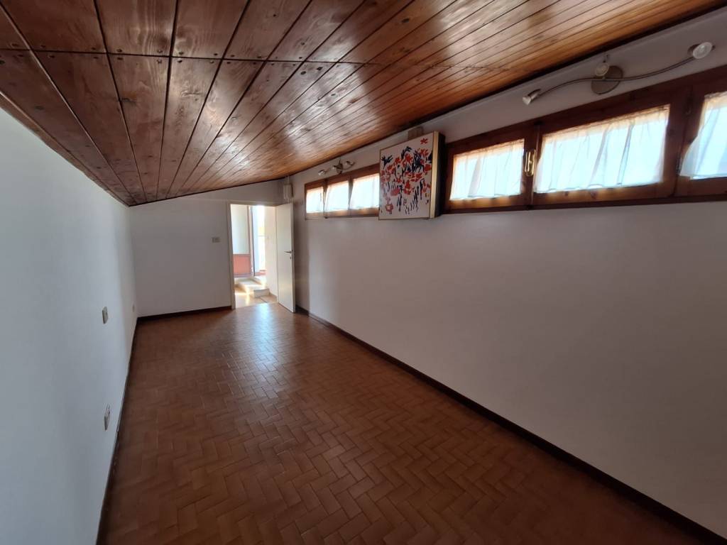 ufficio in affitto a Firenze in zona Legnaia