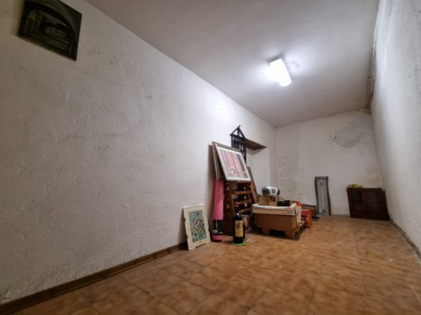 locale di sgombero in affitto a Firenze in zona Gavinana