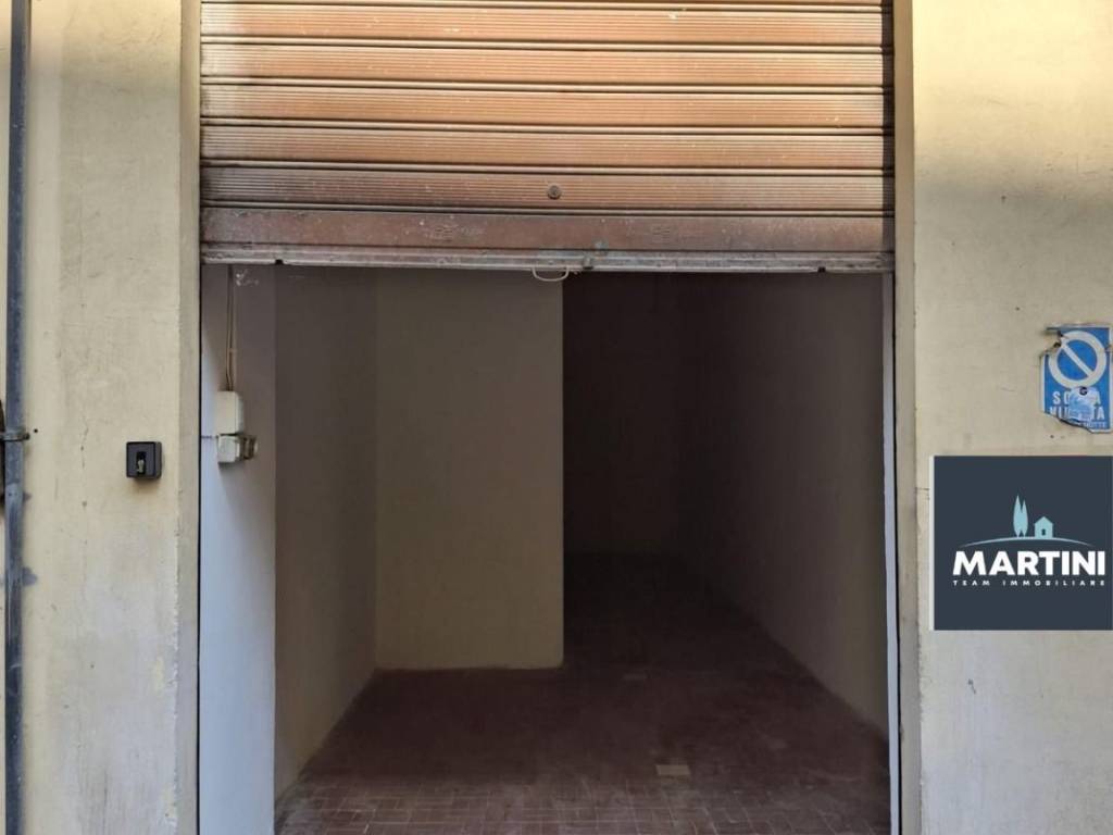 locale commerciale in affitto a Firenze in zona Novoli