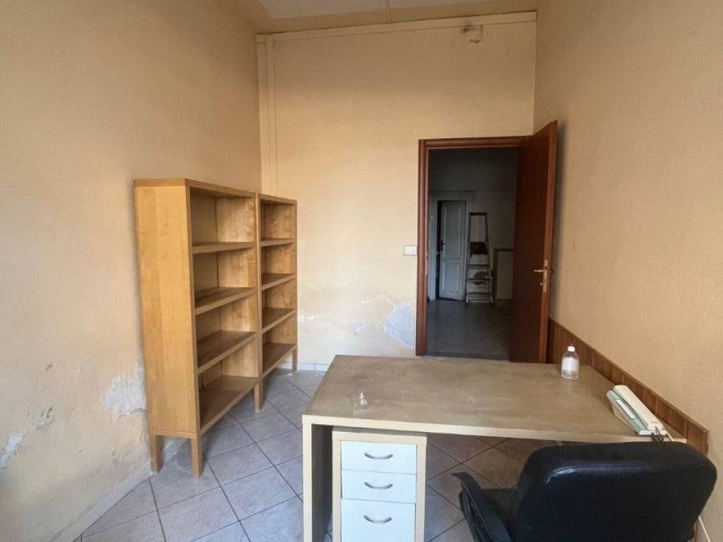 locale commerciale in affitto a Firenze in zona Careggi
