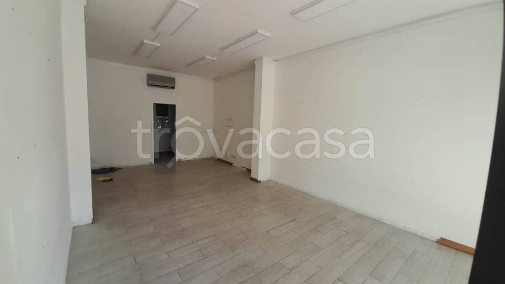 negozio in affitto a Firenze in zona Soffiano