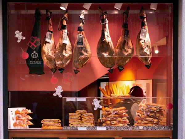 negozio in affitto a Firenze in zona Campo di Marte