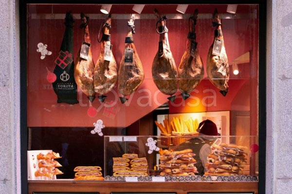 negozio in affitto a Firenze in zona Campo di Marte