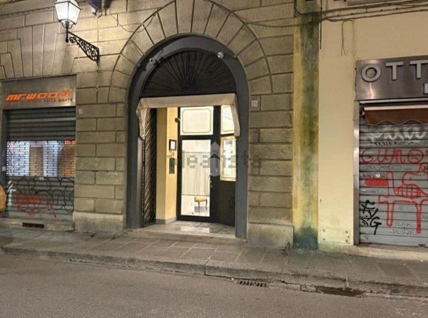 negozio in affitto a Firenze in zona Centro Santa Croce