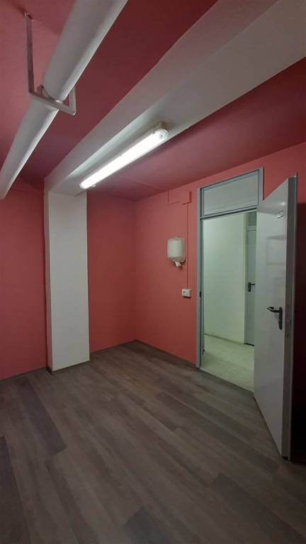 locale commerciale in affitto a Firenze