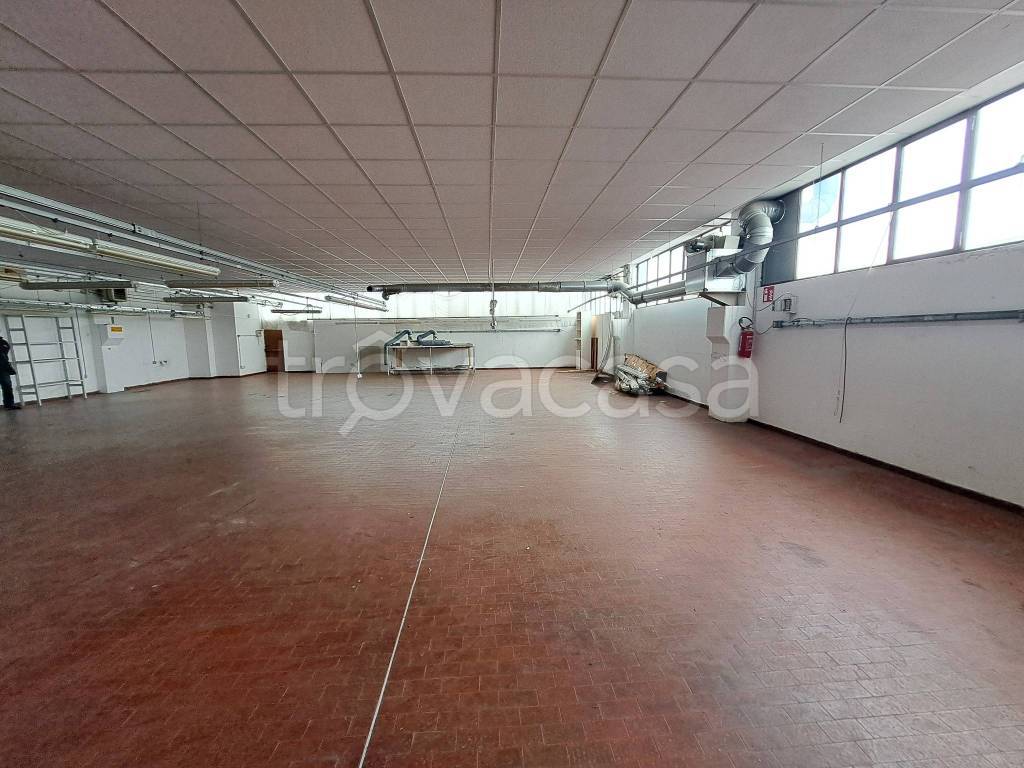 locale commerciale in affitto a Firenze