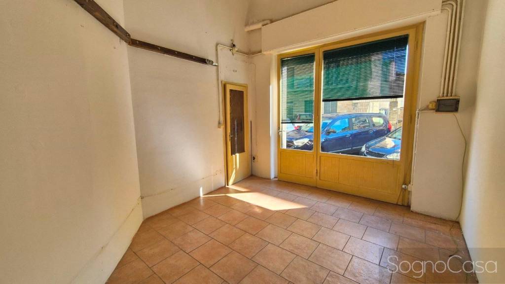 negozio in affitto a Firenze in zona Coverciano