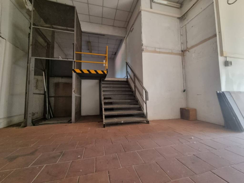 negozio in affitto a Firenze in zona Galluzzo