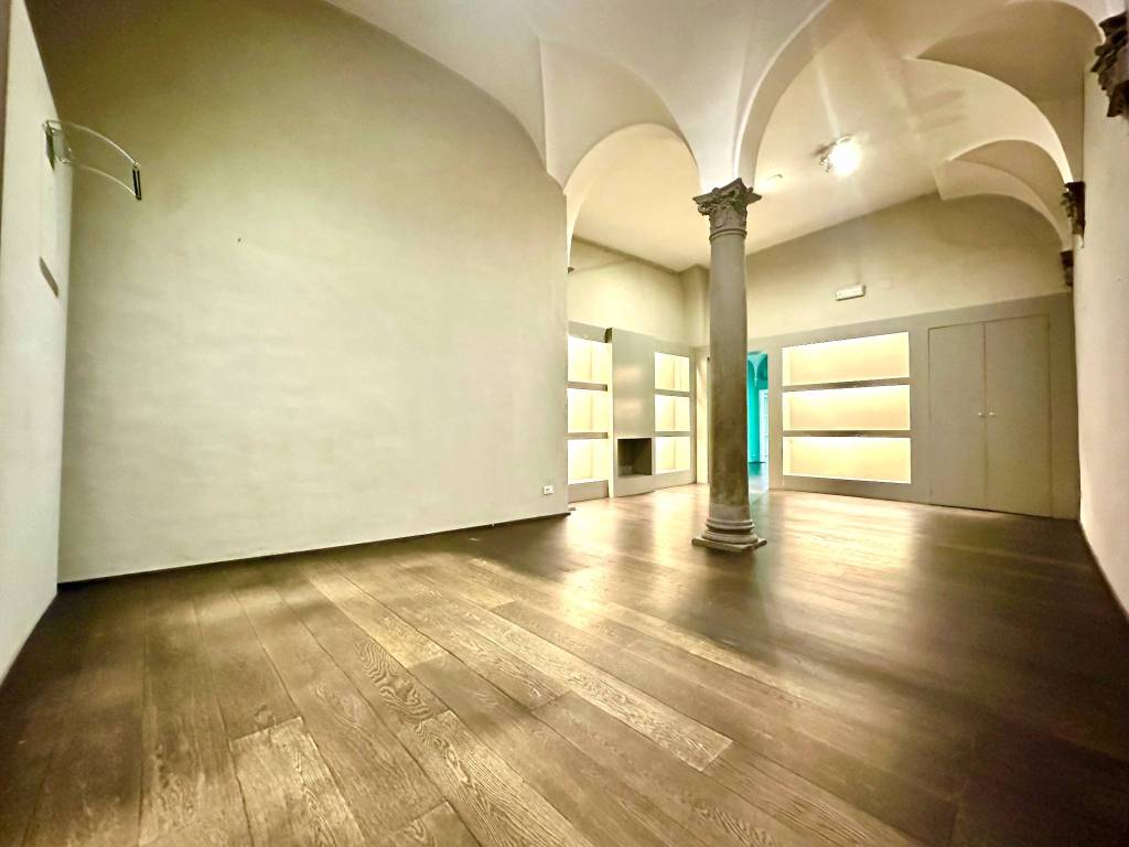 negozio in affitto a Firenze in zona Centro Santa Maria Novella