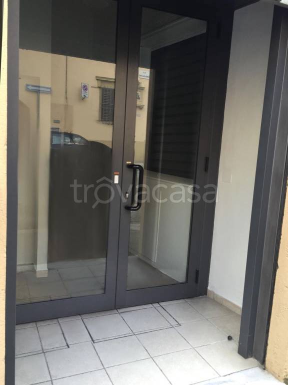 negozio in affitto a Firenze in zona Le Cure