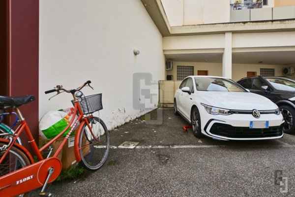 negozio in affitto a Firenze in zona Serpiolle