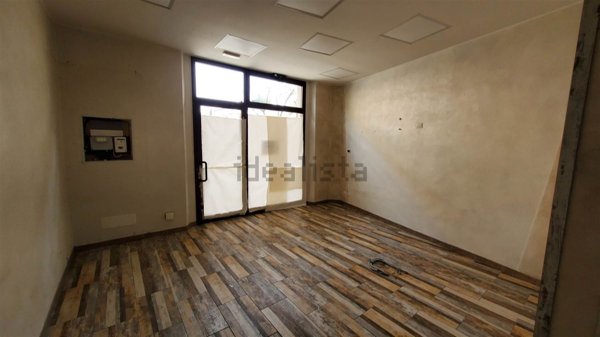 locale commerciale in affitto a Firenze in zona Campo di Marte