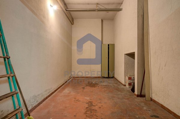 locale di sgombero in affitto a Firenze in zona Le Cure