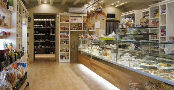 negozio in affitto a Firenze in zona Centro Duomo