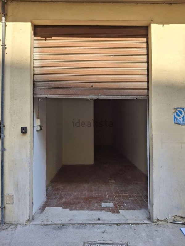 locale di sgombero in affitto a Firenze in zona Novoli