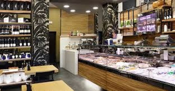 negozio in affitto a Firenze in zona Campo di Marte