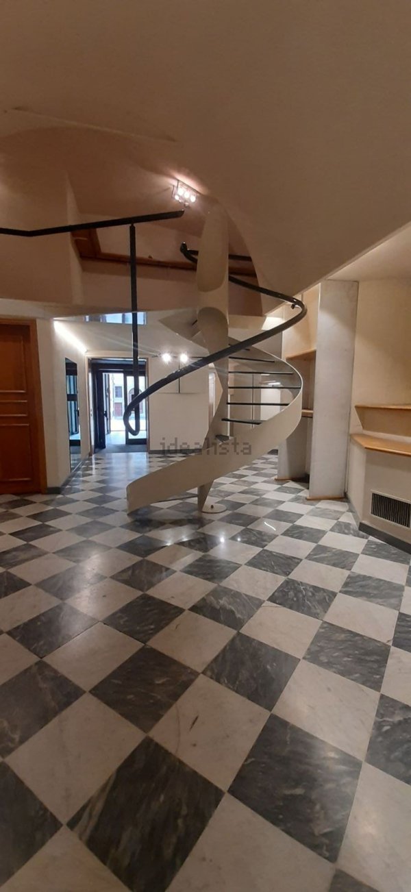 locale di sgombero in affitto a Firenze in zona Centro Santa Maria Novella