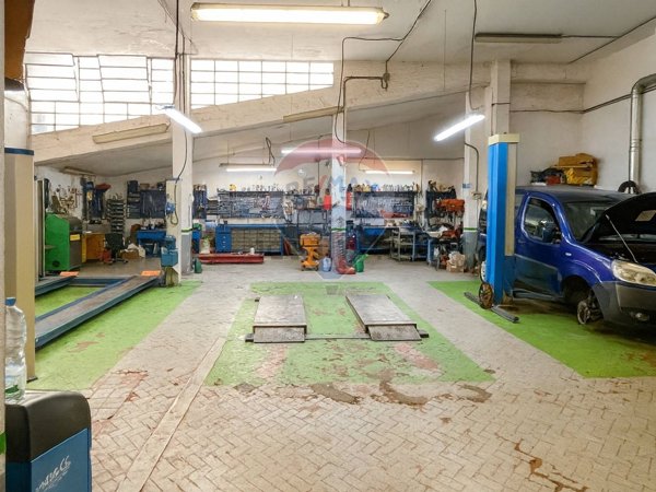 negozio in affitto a Firenze in zona Novoli