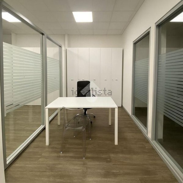 locale commerciale in affitto a Firenze in zona Centro Santa Maria Novella