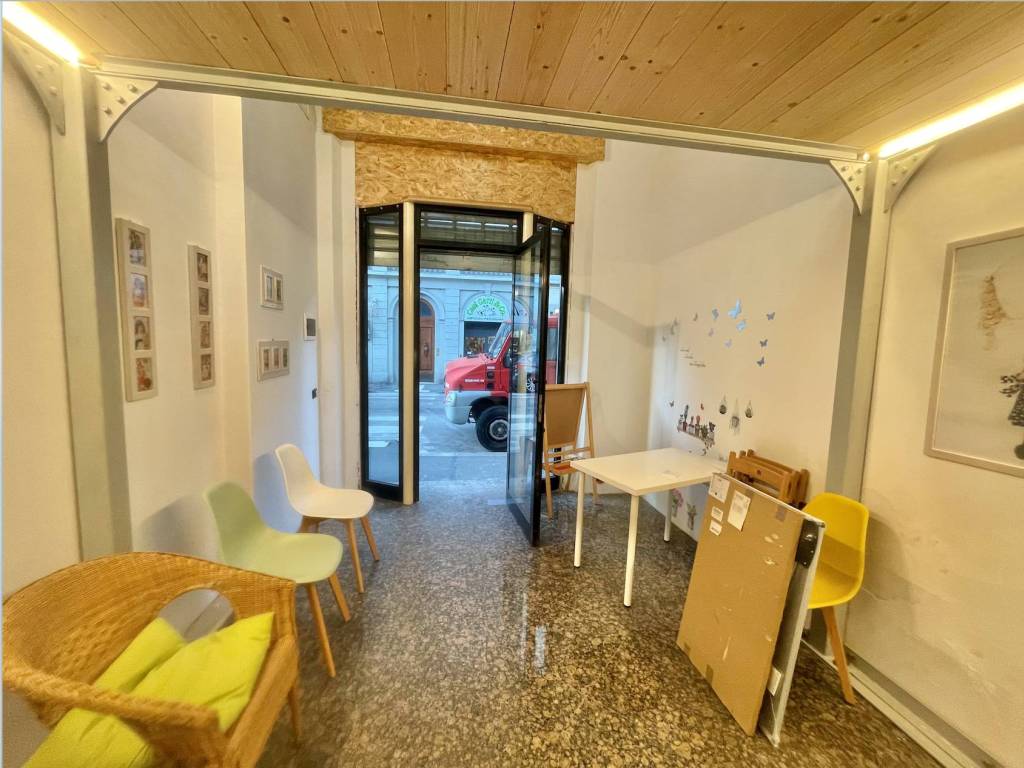 negozio in affitto a Firenze in zona Le Cure