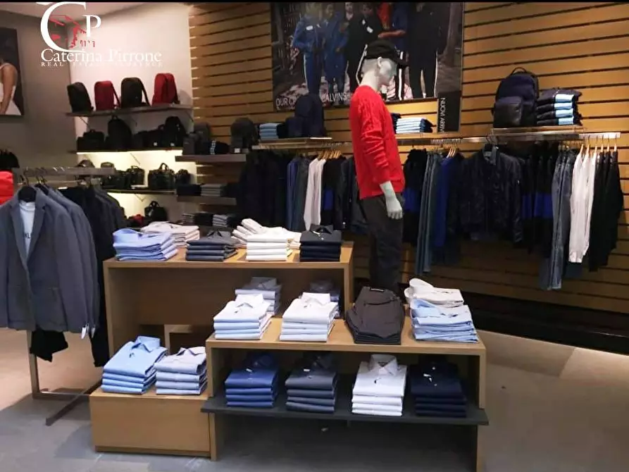 negozio in affitto a Firenze in zona Coverciano