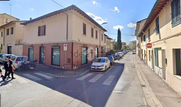 negozio in affitto a Firenze in zona Legnaia