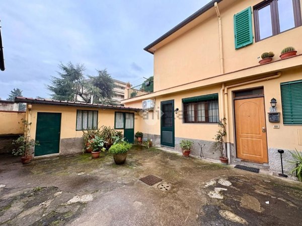 locale commerciale in affitto a Firenze in zona Soffiano