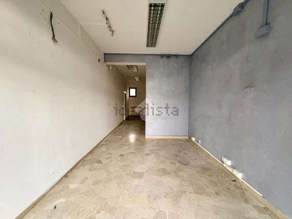negozio in affitto a Firenze in zona Isolotto