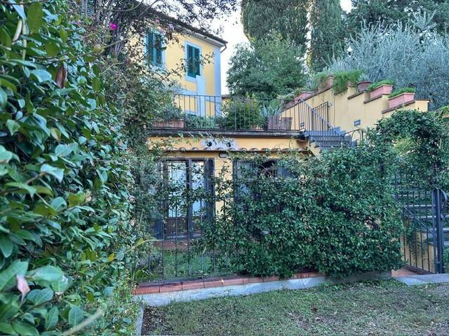 casa indipendente in affitto a Firenze in zona Settignano