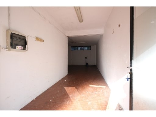 locale di sgombero in affitto a Firenze in zona Ponte a Greve