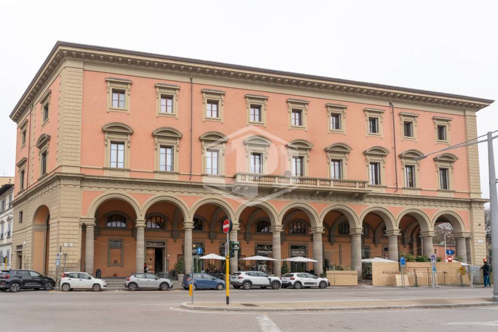 locale di sgombero in affitto a Firenze