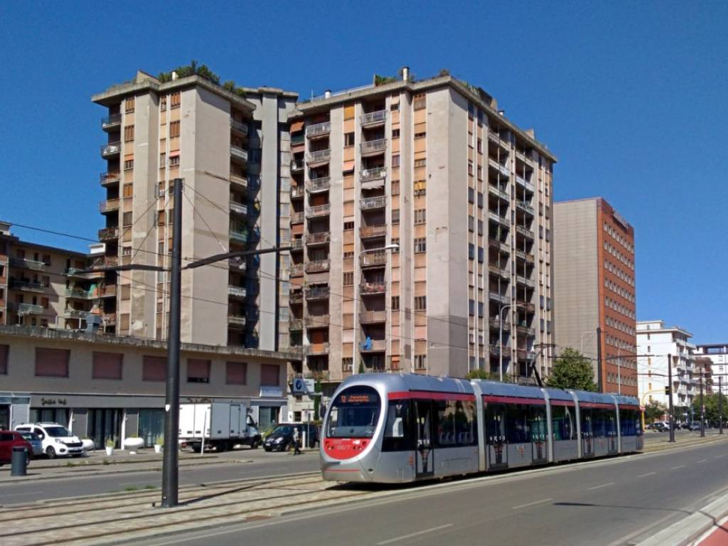 negozio in affitto a Firenze in zona Novoli